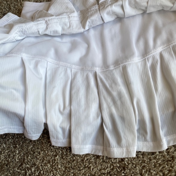 Lululemon Pace Setter Skirt in White Size 2 Regular and blue skirt bundle - Picture 5 of 12